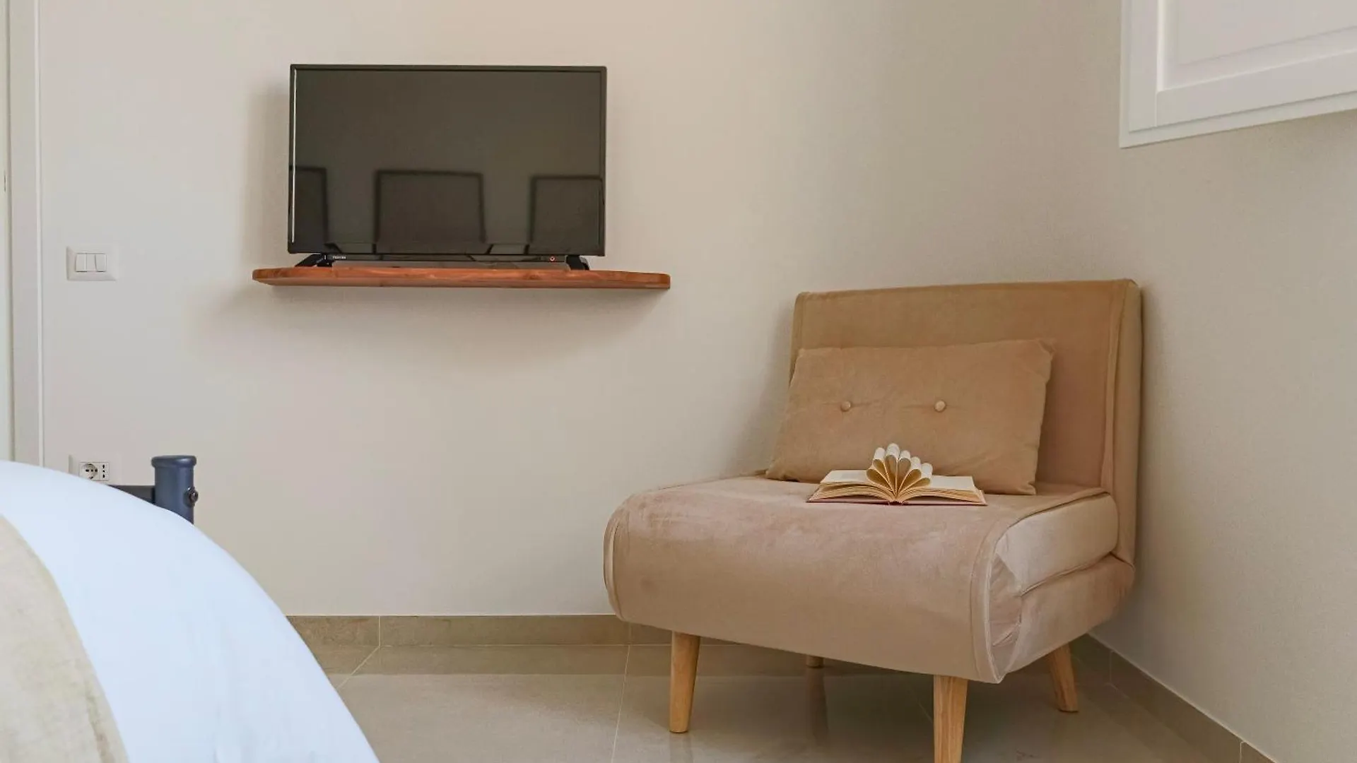 Residenza Lucano - Appartamento Red Monserrato