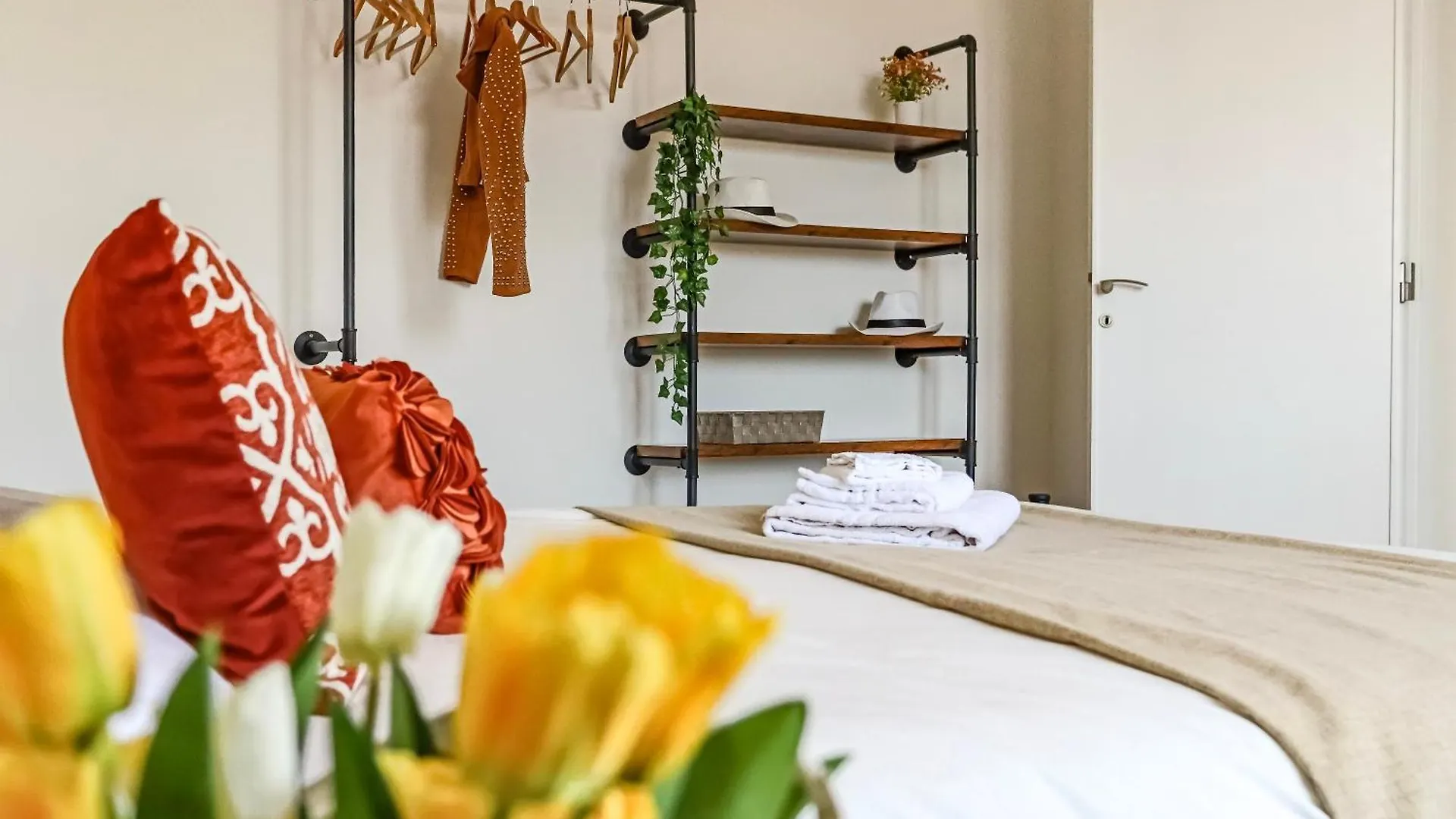 Residenza Lucano - Appartamento Red Monserrato