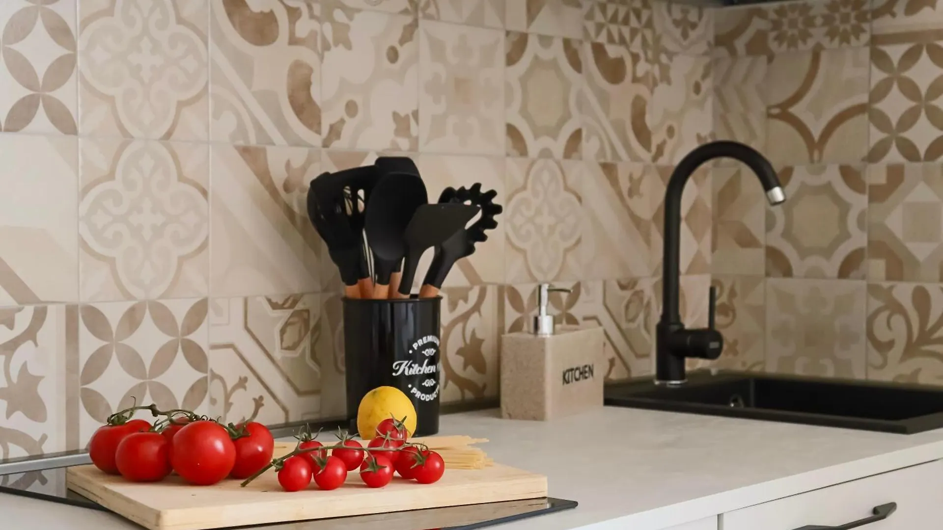 Residenza Lucano - Appartamento Red Monserrato